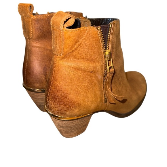 Steve Madden Leather Brown Ankle Booties With Side Zippers - Picture 3 of 10